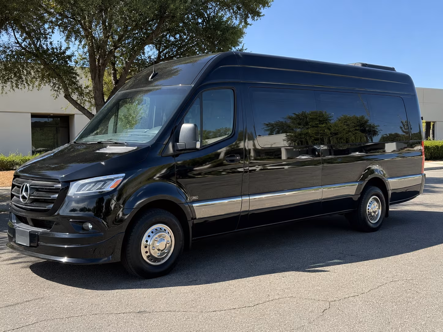 find the perfect transportation for your next airport transfer 2