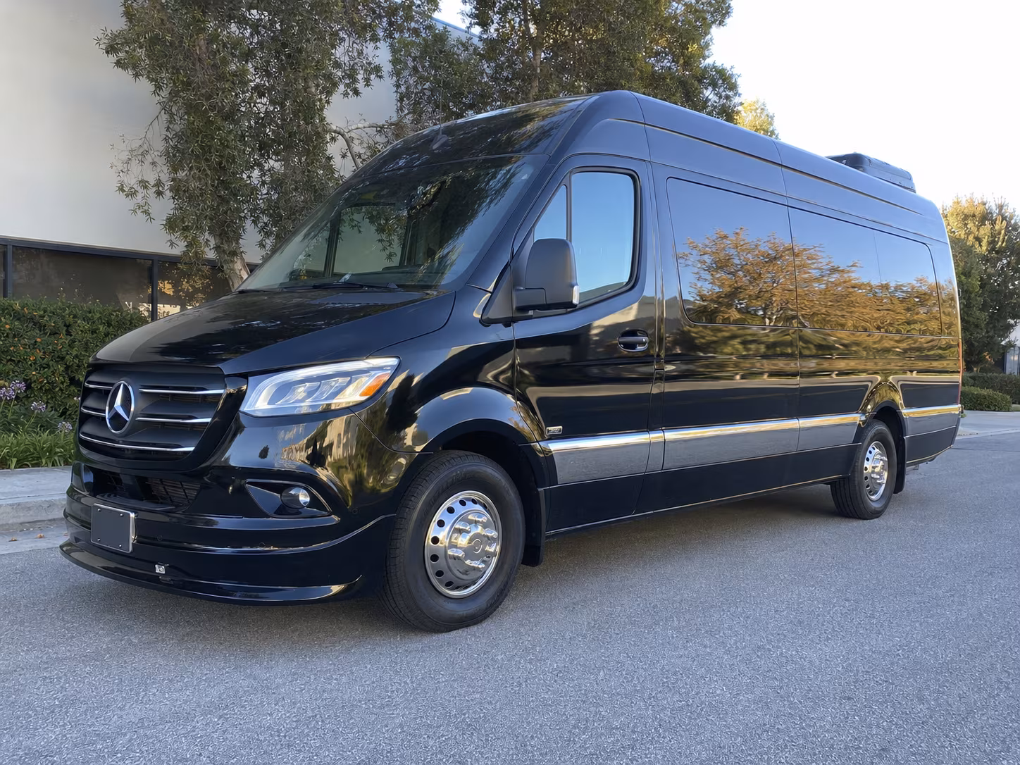 find the perfect transportation for your next airport transfer 4